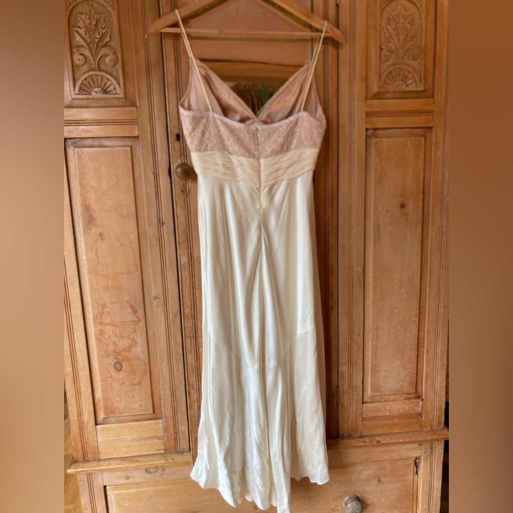 Carmen Marc Valvo Cream Satin Gown Size 6 - Picture 2 of 7